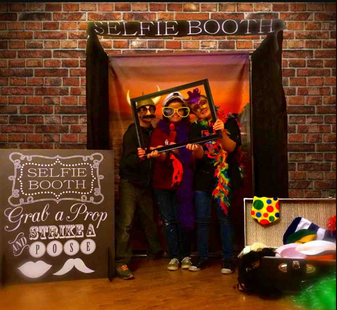 Digital Photo Booths: Event Management Technologies